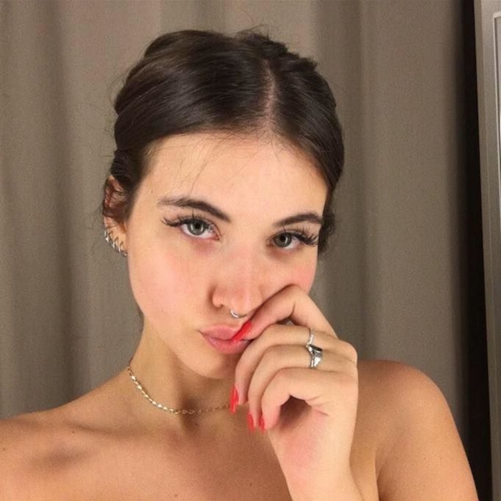 Meet your Posher, Madeline